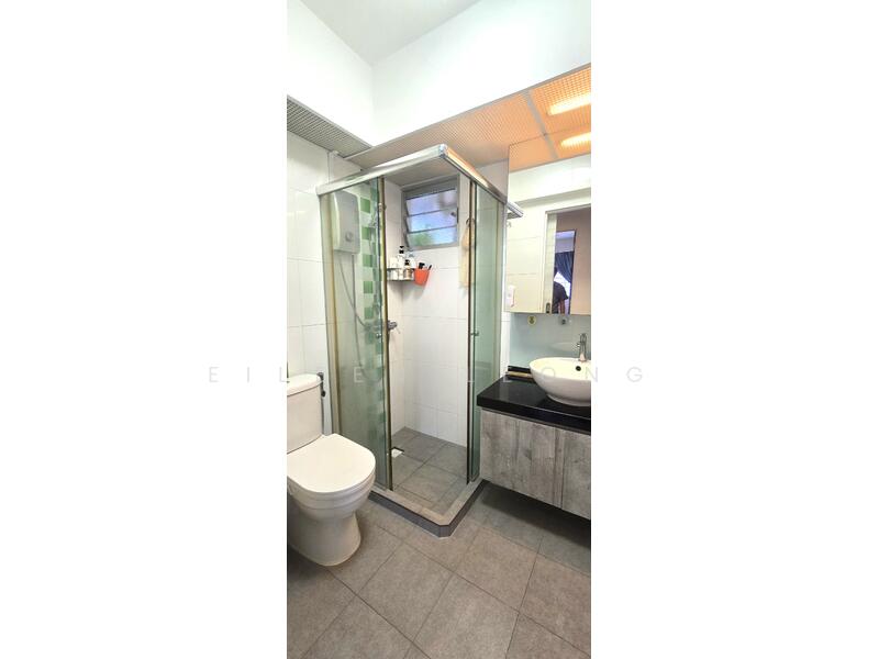 329B Anchorvale Street HDB Flat For Sale at S$ 880,000 | PropertyGuru Singapore - Bathroom