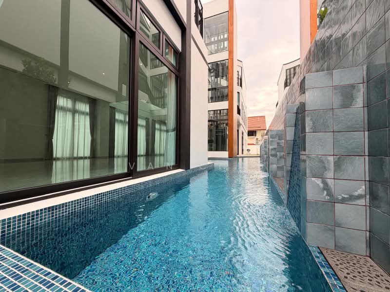 ⭐️⭐️LANDED7772@ Rebuilt Detached House with Good Land Size Walk To Katong Park MRT, Ramsgate Broadrick Crescent Mountbatten Road, 5 Bedrooms, 9,255 sqft, Detached House For Sale, by Ivan Chng, 500029954 - Exterior - PropertyGuru.com.sg