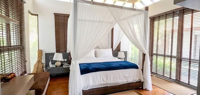 CORNWALL GARDENS, Cornwall Gardens, 7 Bedrooms, 15,000 sqft, Good Class Bungalow For Sale, by Michele Cabasug, 500030171 - Bedroom - PropertyGuru.com.sg