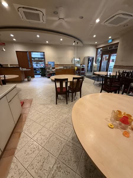 Burlington Square, 175 Bencoolen Street, 1,915 sqft, Food & Beverage For Sale, by Cindy Chia, 500030313 - Interior - CommercialGuru.com.sg