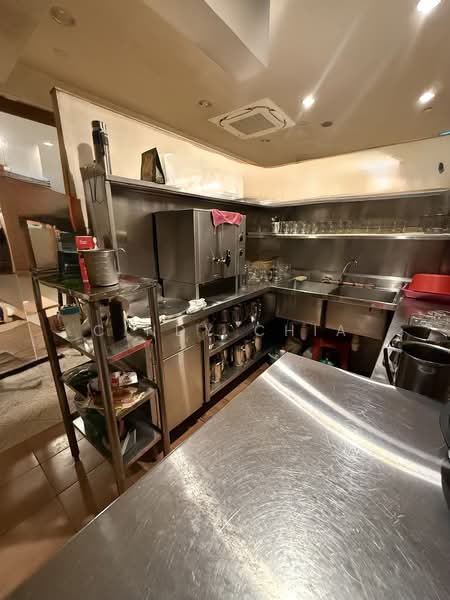 Burlington Square, 175 Bencoolen Street, 1,915 sqft, Food & Beverage For Sale, by Cindy Chia, 500030313 - Kitchen - CommercialGuru.com.sg