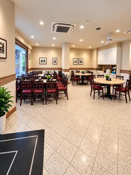 Burlington Square, 175 Bencoolen Street, Beach Road / Bugis / Rochor, 1,915 sqft, Food & Beverage For Sale, by Cindy Chia, 500030313 - Interior - CommercialGuru.com.sg