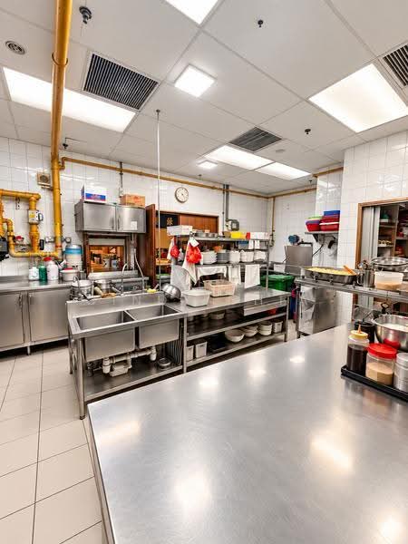 Burlington Square, 175 Bencoolen Street, Beach Road / Bugis / Rochor, 1,915 sqft, Food & Beverage For Sale, by Cindy Chia, 500030313 - Kitchen - CommercialGuru.com.sg