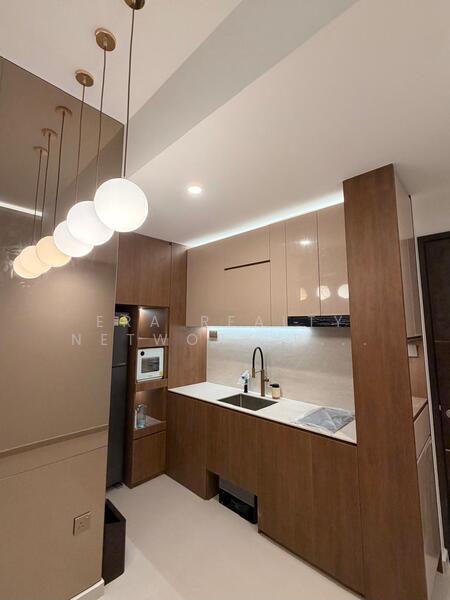 For Rent - Eon Shenton