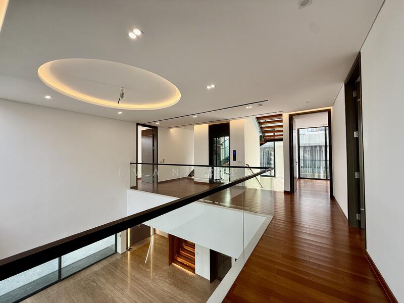 ⭐️⭐️LANDED7772@ Only $2,7xxpsf Huge Land Size Detached at Frankel with Full Basement Detached House For Sale at S$ 17,999,999 | PropertyGuru Singapore - Interior