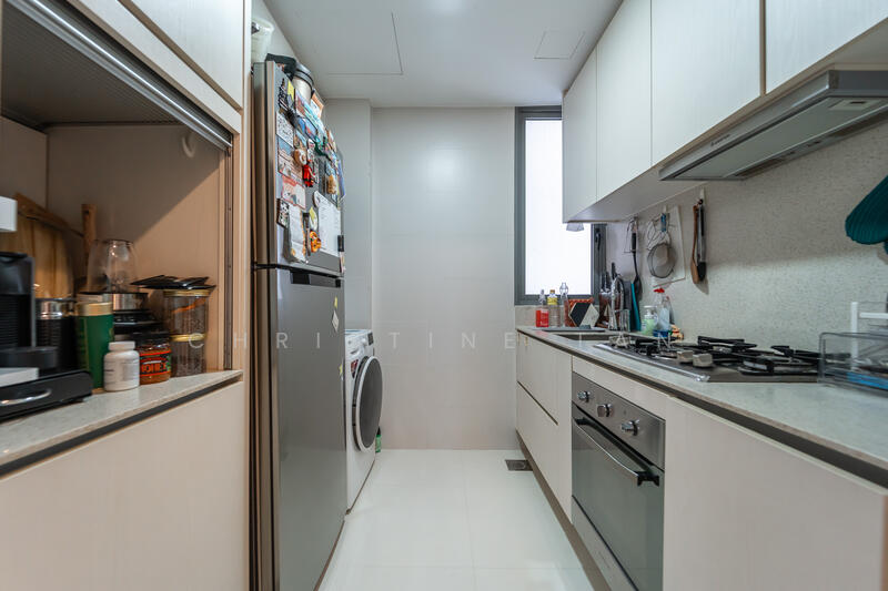Enclosed Kitchen w windows