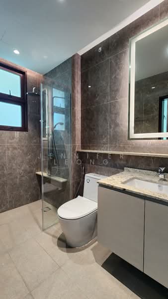 Newly Refurbished Semi D @ Serangoon Garden, Tavistock Avenue, 5 Bedrooms, 5,500 sqft, Semi-Detached House For Rent, by Jennifer Leong, 500030508 - Bathroom - PropertyGuru.com.sg