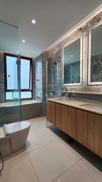 Newly Refurbished Semi D @ Serangoon Garden, Tavistock Avenue, 5 Bedrooms, 5,500 sqft, Semi-Detached House For Rent, by Jennifer Leong, 500030508 - Bathroom - PropertyGuru.com.sg