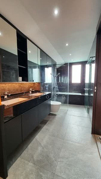 Newly Refurbished Semi D @ Serangoon Garden, Tavistock Avenue, 5 Bedrooms, 5,500 sqft, Semi-Detached House For Rent, by Jennifer Leong, 500030508 - Bathroom - PropertyGuru.com.sg