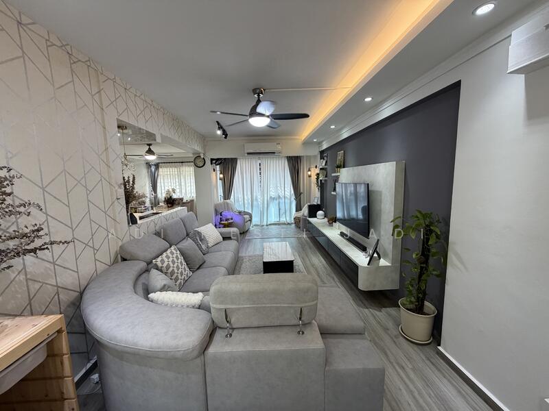 For Sale - 715 Tampines Street 71