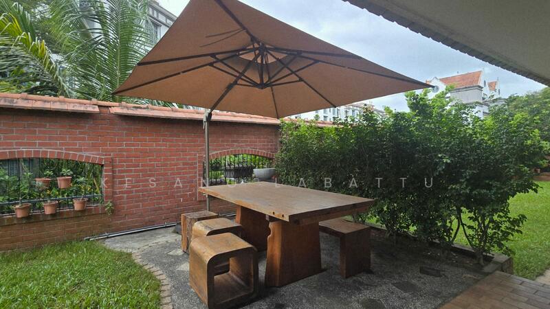 For Sale - Freehold Corner Terrace ,Huge Garden at Tamarind road