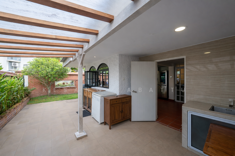 Freehold Corner Terrace ,Huge Garden at Tamarind road Corner Terrace For Sale at S$ 6,200,000 | PropertyGuru Singapore - Back yard 