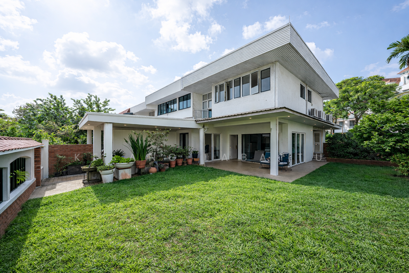 For Sale - Freehold Corner Terrace ,Huge Garden at Tamarind road