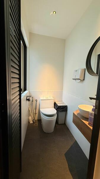 Circular Road, , 2,539 sqft, Food & Beverage For Rent, by Piniaty Liaw, 500030589 - Bathroom lv 3 - CommercialGuru.com.sg