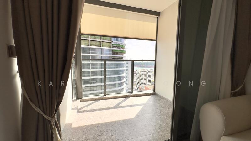 Facing Commercial Podium = Evening Priva