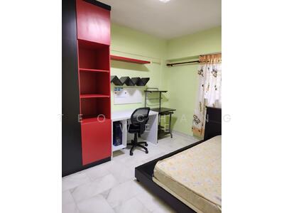 For Rent - 215 Ang Mo Kio Avenue 1