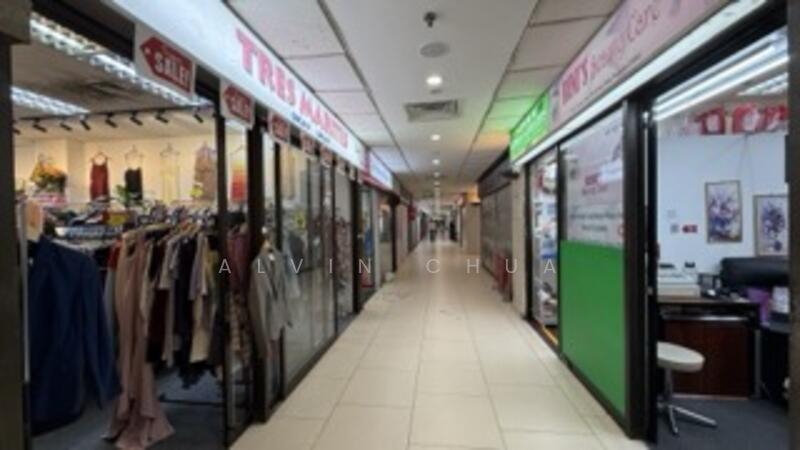Lucky Plaza, 304 Orchard Road, 183 sqft, Mall Shop For Sale, by Alvin Chua, 500030822 - Corridor - CommercialGuru.com.sg