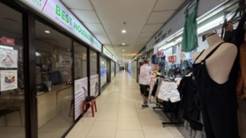 Lucky Plaza, 304 Orchard Road, 183 sqft, Mall Shop For Sale, by Alvin Chua, 500030822 - Corridor - CommercialGuru.com.sg