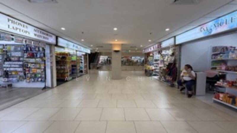 Lucky Plaza, 304 Orchard Road, 183 sqft, Mall Shop For Sale, by Alvin Chua, 500030822 - Corridor - CommercialGuru.com.sg