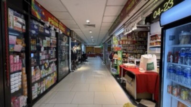 Lucky Plaza, 304 Orchard Road, 183 sqft, Mall Shop For Sale, by Alvin Chua, 500030822 - Corridor - CommercialGuru.com.sg