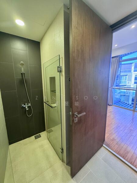 Ensuite Bathroom 1