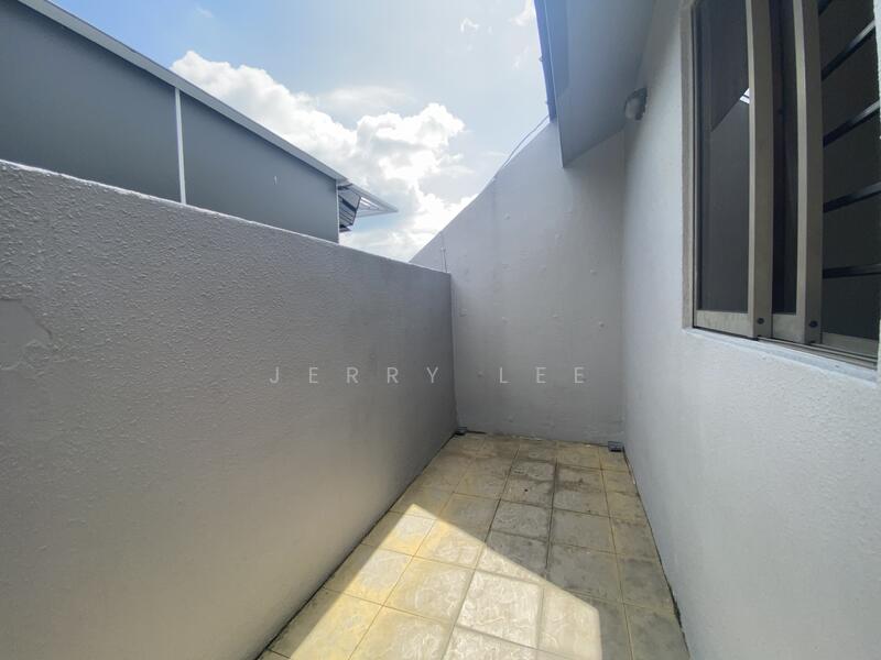 Exterior Roof Terrace