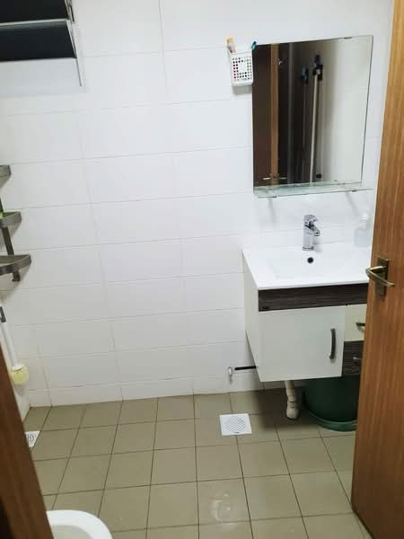 453A Bukit Batok West Avenue 6, 453A Bukit Batok West Avenue 6, Room Rental, 120 sqft, HDB Flat For Rent, by Babu ., 500030874 - Bathroom - PropertyGuru.com.sg
