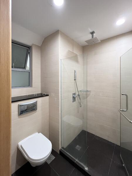 Master Bedroom Ensuite Bathroom