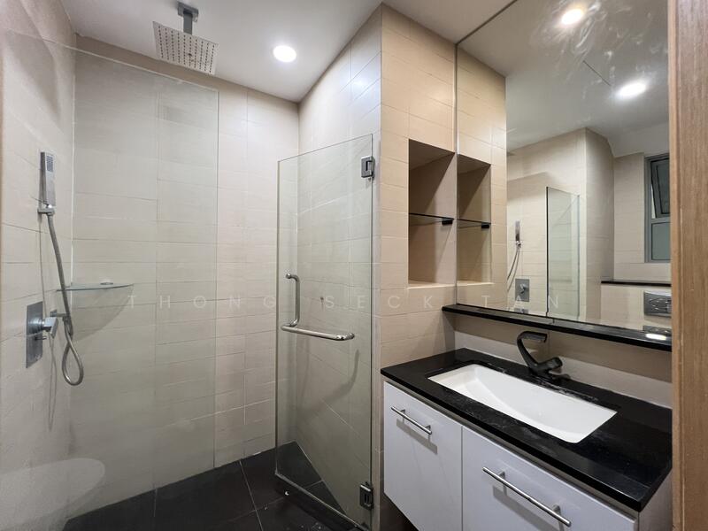 Master Bedroom Ensuite Bathroom