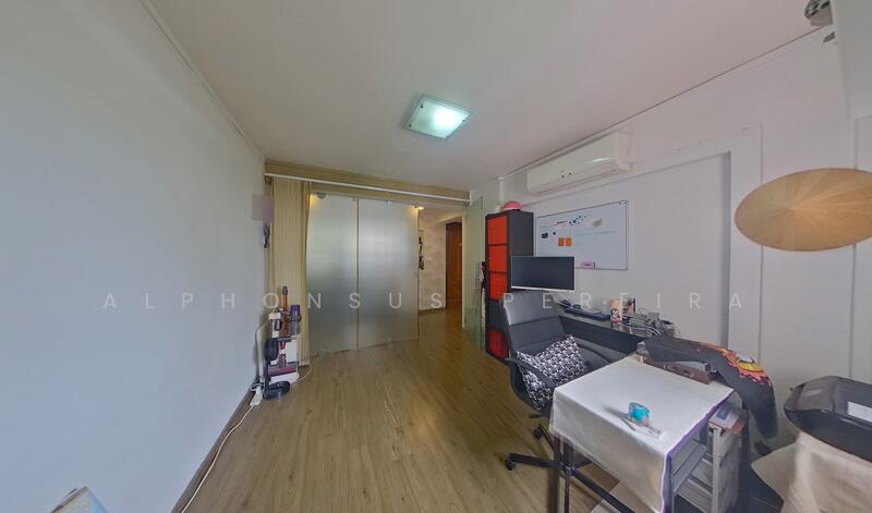 220 Lorong 8 Toa Payoh HDB Flat For Sale at S$ 505,000 | PropertyGuru Singapore - Study