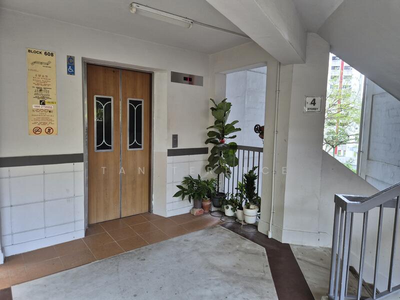 For Sale - 608 Clementi West Street 1