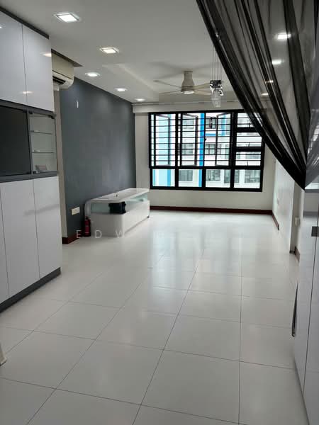 334C Yishun Riverwalk, 334C Yishun Street 31, 3 Bedrooms, 990 sqft, HDB Flat For Sale, by Edwin Lim, 500031105 - Living Room - PropertyGuru.com.sg