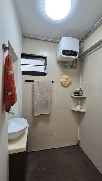 15 Telok Blangah Crescent, 15 Telok Blangah Crescent, Room Rental, 220 sqft, HDB Flat For Rent, by Dwayne Tan, 500031140 - Bathroom - PropertyGuru.com.sg