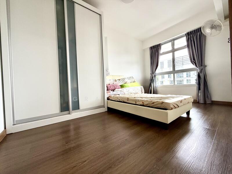 Spacious Common Bedroom