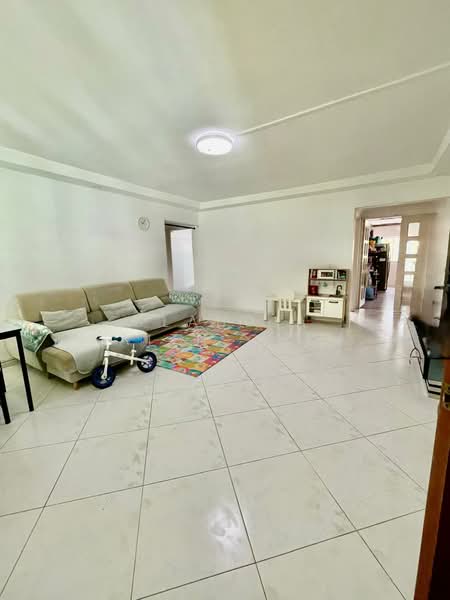 113 Clementi Street 13 HDB Flat For Sale at S$ 760,000 | PropertyGuru Singapore - Living Room