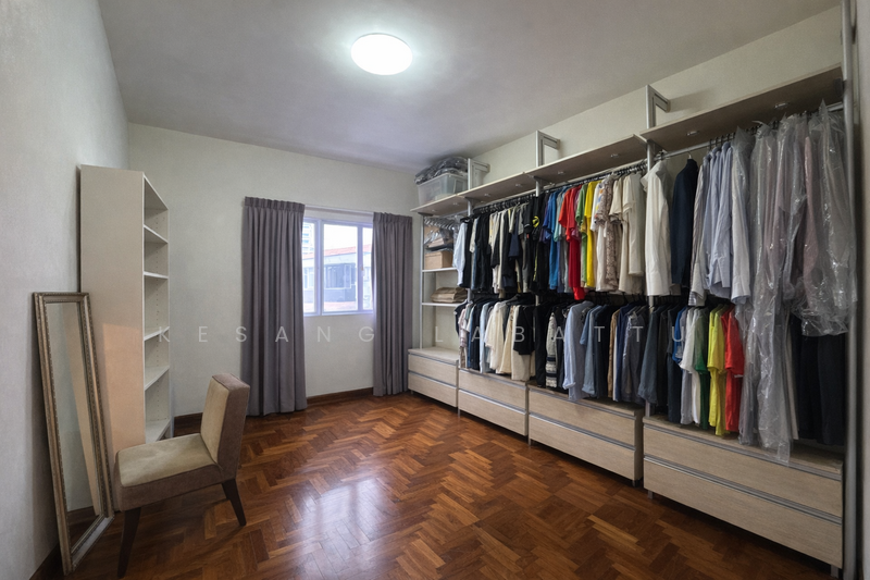 Bedroom 3 which is like walkin closet 