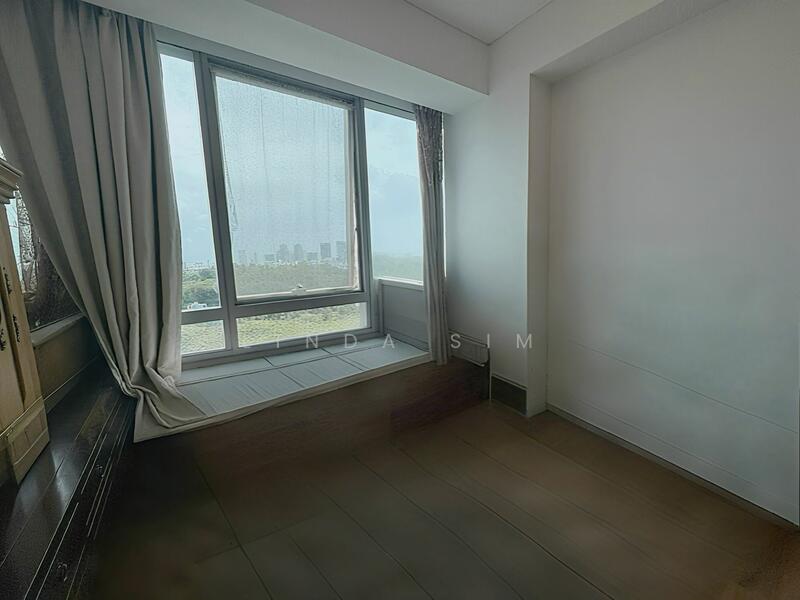 Bedroom 2 with unblocked view