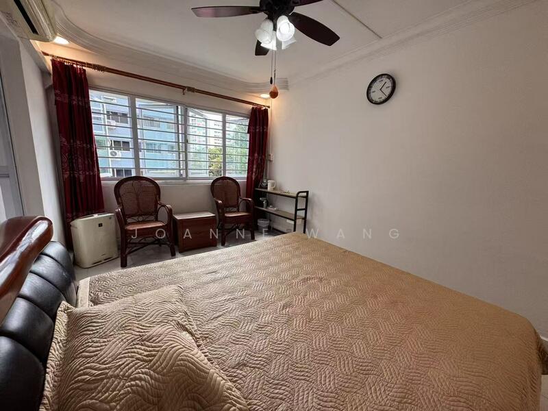 352 Choa Chu Kang Central HDB Flat For Sale at S$ 600,000 | PropertyGuru Singapore - Bedroom