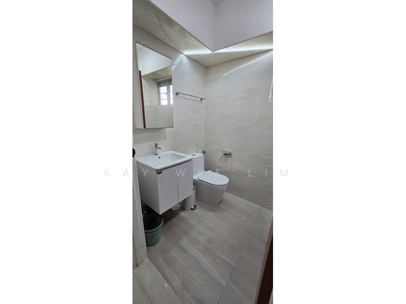 127C Kim Tian Road, 127C Kim Tian Road, 3 Bedrooms, 1,001 sqft, HDB Flat For Rent, by Kay Wee Lim, 500031287 - Bathroom - PropertyGuru.com.sg