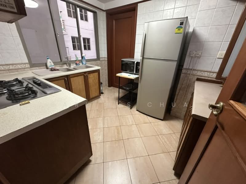 Parc Vista, 460 Corporation Road, 2 Bedrooms, 1,050 sqft, Condominium For Sale, by Gary H S Chua, 500031436 - Kitchen - PropertyGuru.com.sg