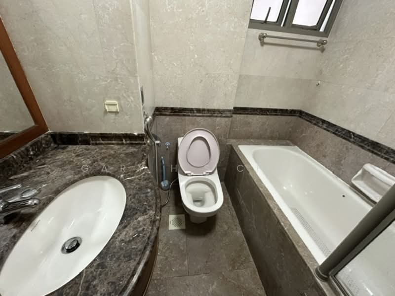 Parc Vista, 460 Corporation Road, 2 Bedrooms, 1,050 sqft, Condominium For Sale, by Gary H S Chua, 500031436 - Bathroom - PropertyGuru.com.sg