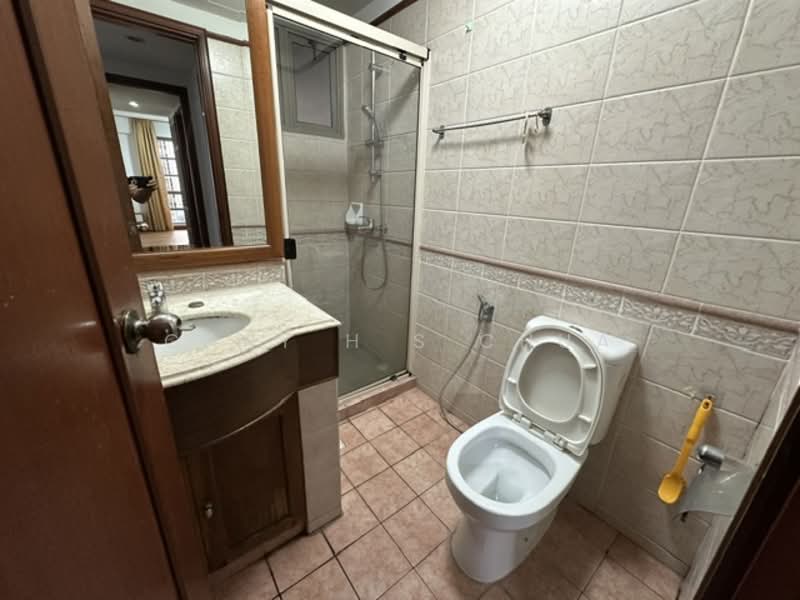 Parc Vista, 460 Corporation Road, 2 Bedrooms, 1,050 sqft, Condominium For Sale, by Gary H S Chua, 500031436 - Bathroom - PropertyGuru.com.sg