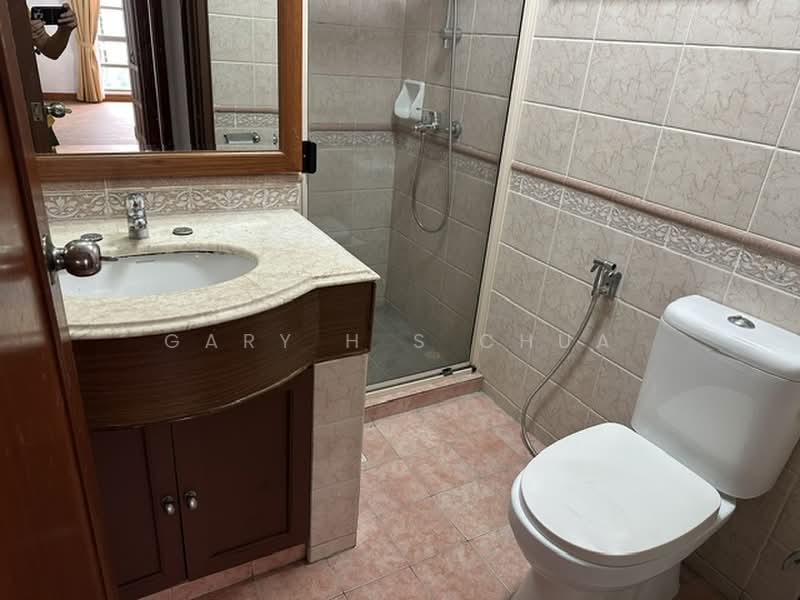 Parc Vista, 460 Corporation Road, 2 Bedrooms, 1,050 sqft, Condominium For Sale, by Gary H S Chua, 500031436 - Bathroom - PropertyGuru.com.sg