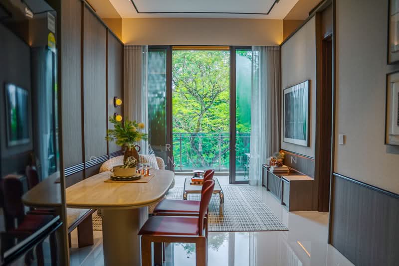 Parksuites, 18 Holland Grove Road, 1 Bedroom, 624 sqft, Condominium For Sale, by Far East Organization, 500031450 - Living Room - PropertyGuru.com.sg