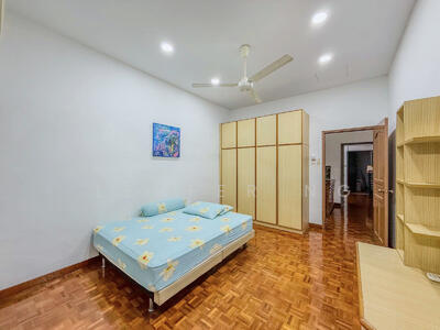 For Rent - With Balcony! Lorong Chuan MRT - Tai Hwan Vicinity