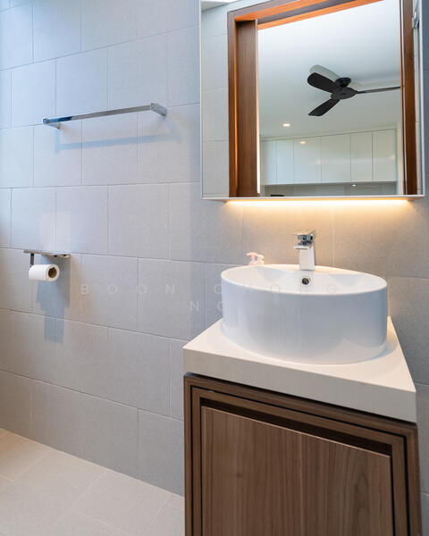 Level 1 - Common Bathroom