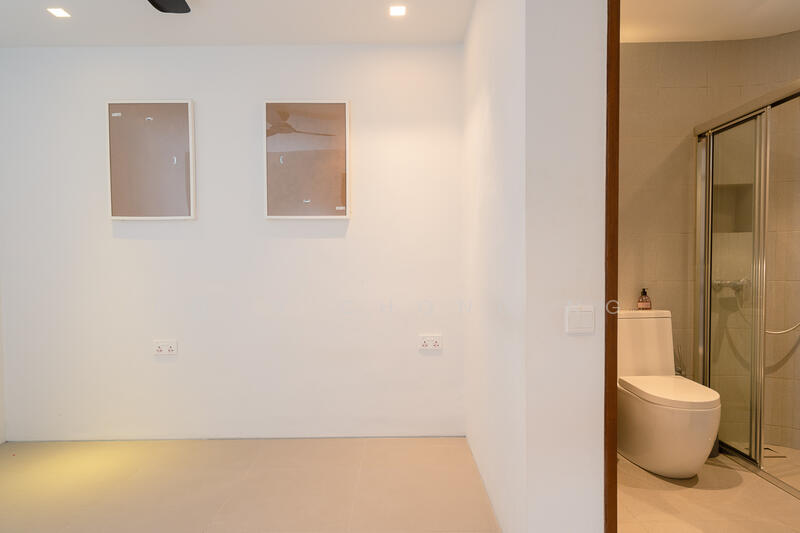 Common Bedroom with Ensuite Bath