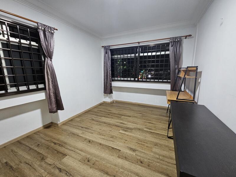 880 Woodlands Street 82 HDB Flat For Sale at S$ 650,000 | PropertyGuru Singapore - Bedroom 1