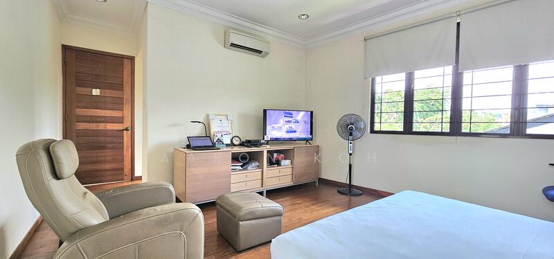 Elevated Semi-D with Wide Frontage, Large Basement. Great Value! Semi-Detached House For Sale at S$ 10,480,000 | PropertyGuru Singapore - Bedroom