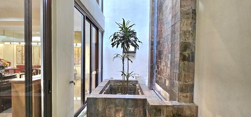 Elevated Semi-D with Wide Frontage, Large Basement. Great Value! Semi-Detached House For Sale at S$ 10,480,000 | PropertyGuru Singapore - Interior